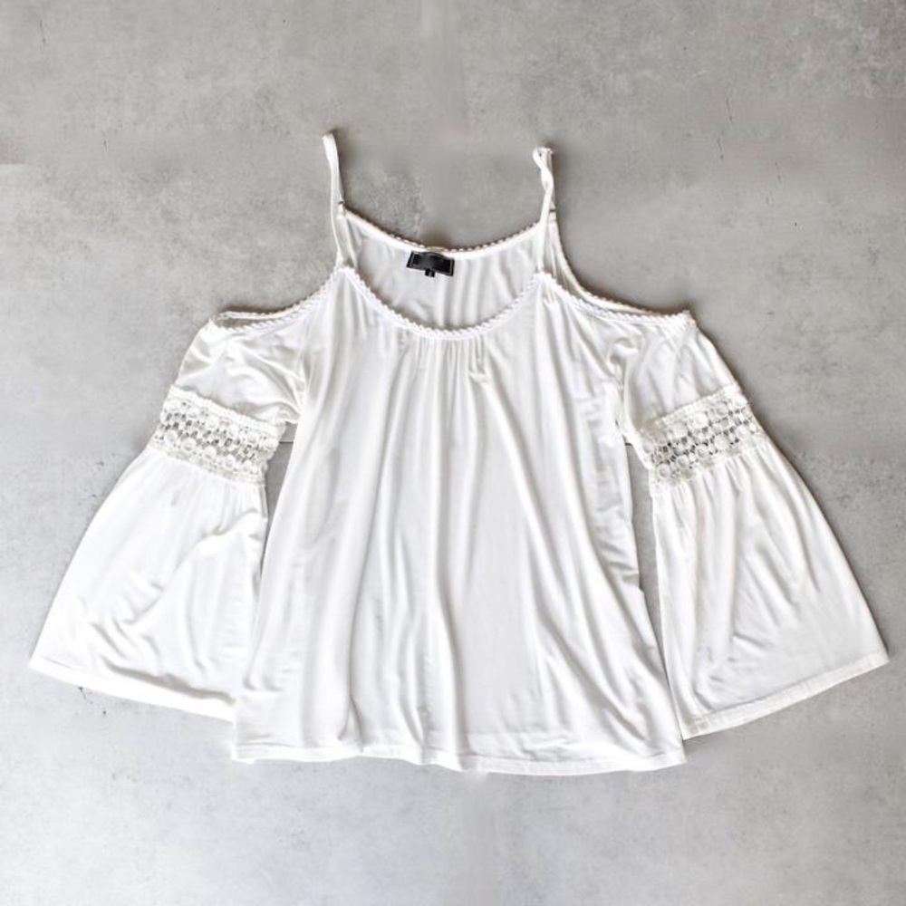 NWOT Cold Shoulder Boho Top